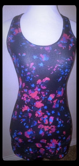 Top - Picture 1 of 2